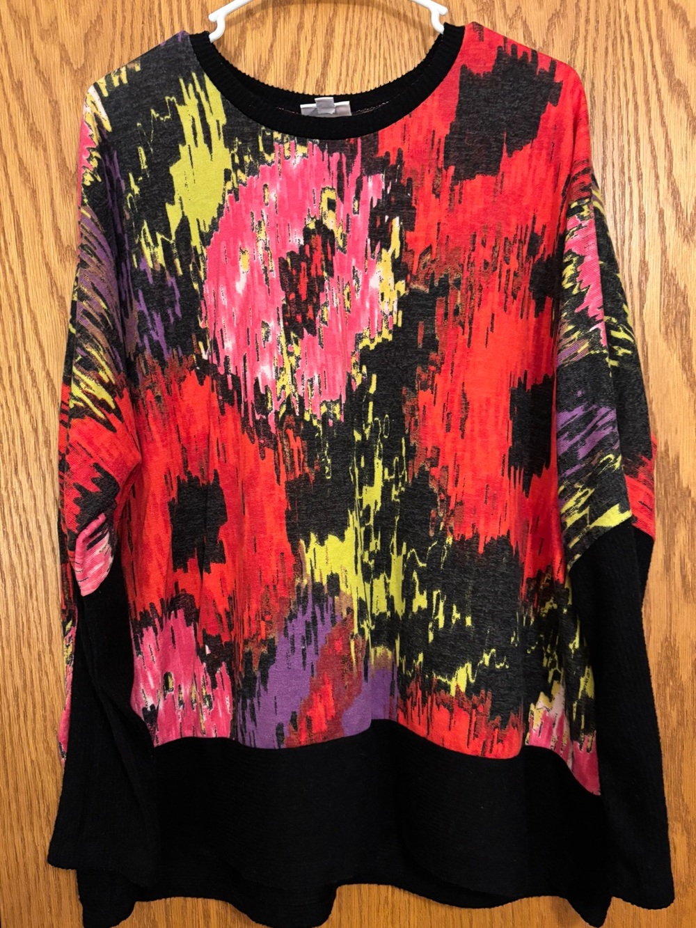 LuLaRoe Black, Red & Pink Abstract Tammy